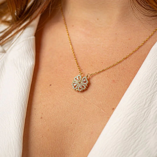 Collar trébol de corazones para la suerte